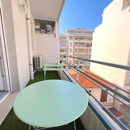 Διαμέρισμα Joli - Neuf Terrasse Clim Wi-fi 2 Min. Des Plages *